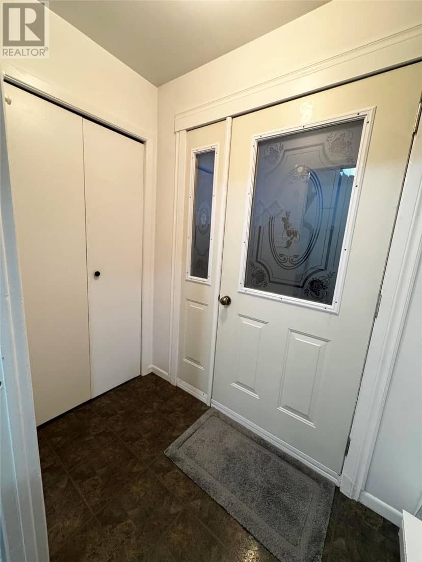 844 Tamarack Drive, Labrador City, photo 3