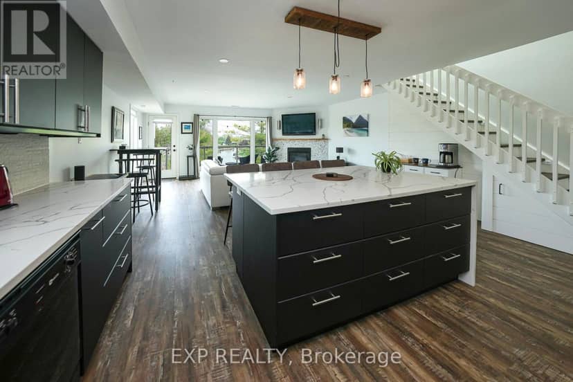 4 - 40 Ontario Street S — photo 16 of 40