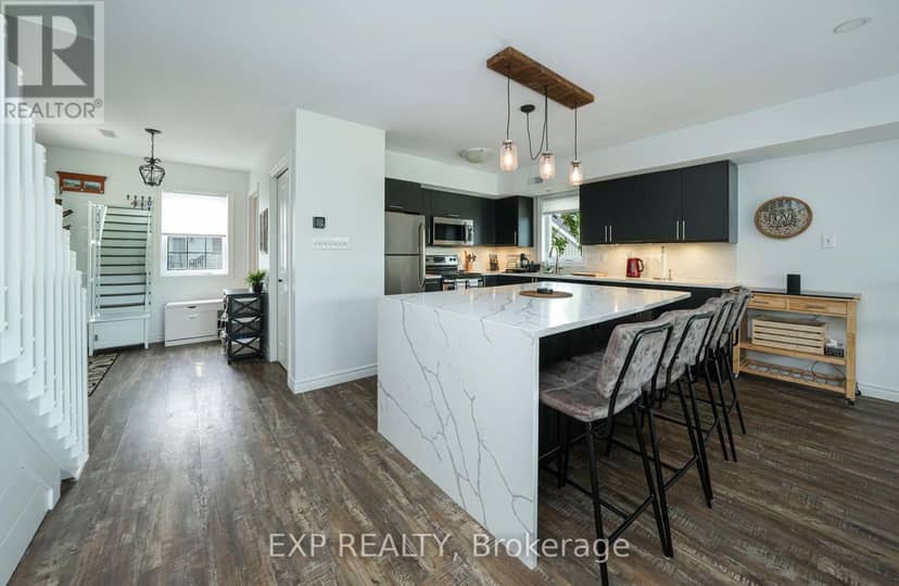 4 - 40 Ontario Street S — photo 19 of 40