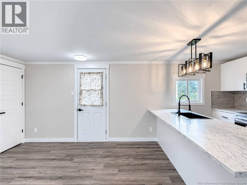 14 Elmdale Crescent — photo 9 of 32