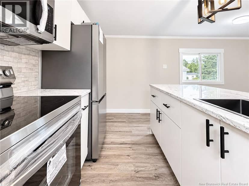 14 Elmdale Crescent — photo 17 of 32