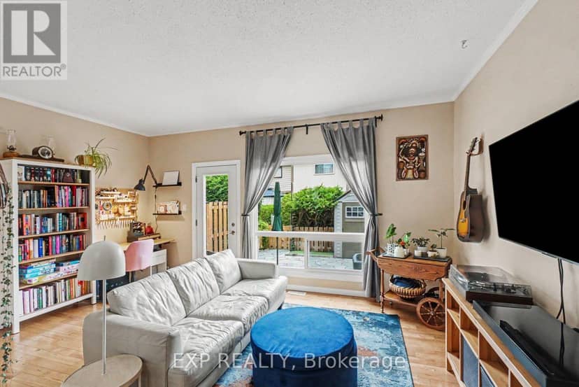 35 - 2030 Kelden Crescent — photo 12 of 36
