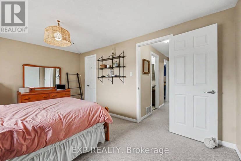 35 - 2030 Kelden Crescent — photo 20 of 36