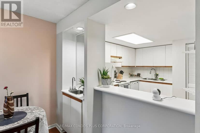 204 - 15 Maitland Place, Toronto, photo 8