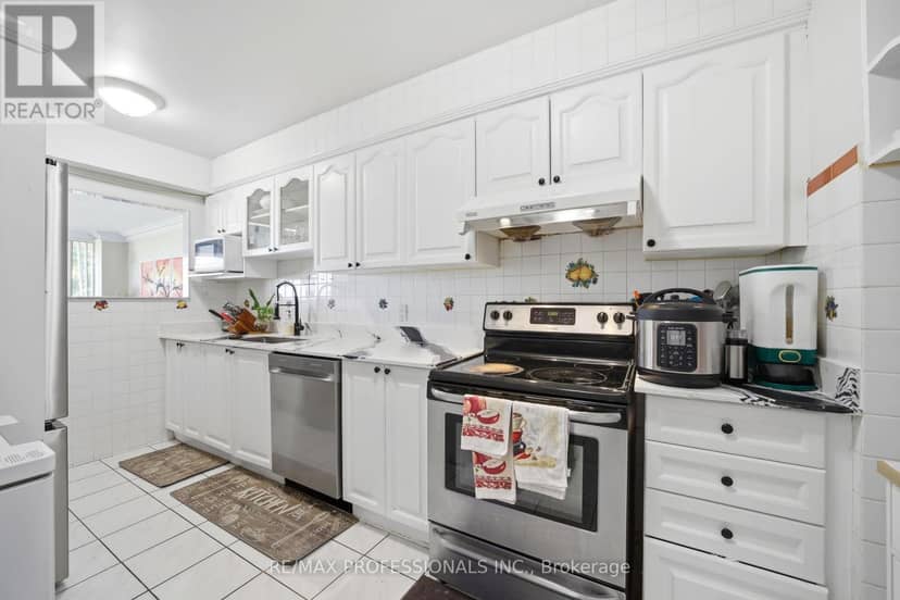 204 - 19 Four Winds Drive — photo 11 of 40