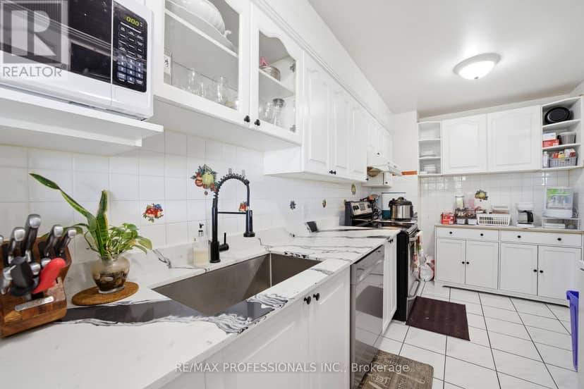 204 - 19 Four Winds Drive — photo 15 of 40