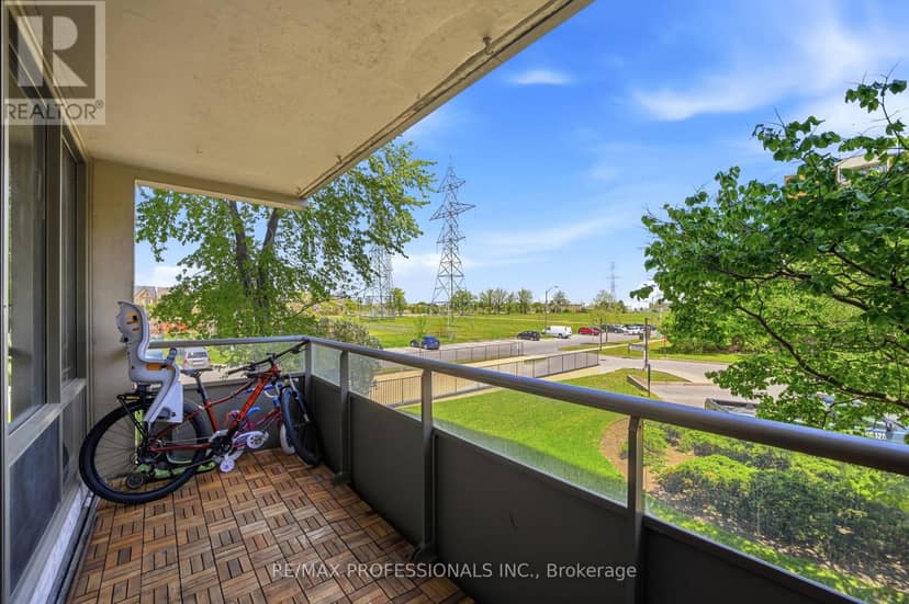 204 - 19 Four Winds Drive — photo 35 of 40
