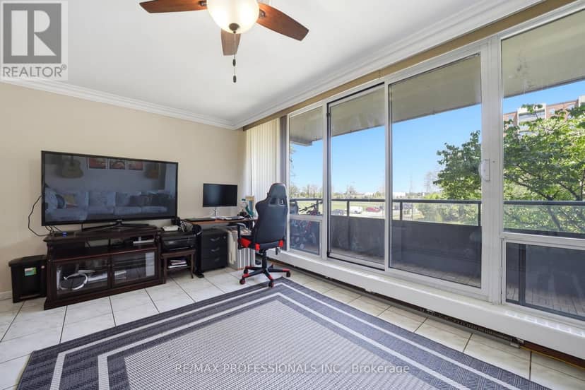 204 - 19 Four Winds Drive — photo 4 of 40