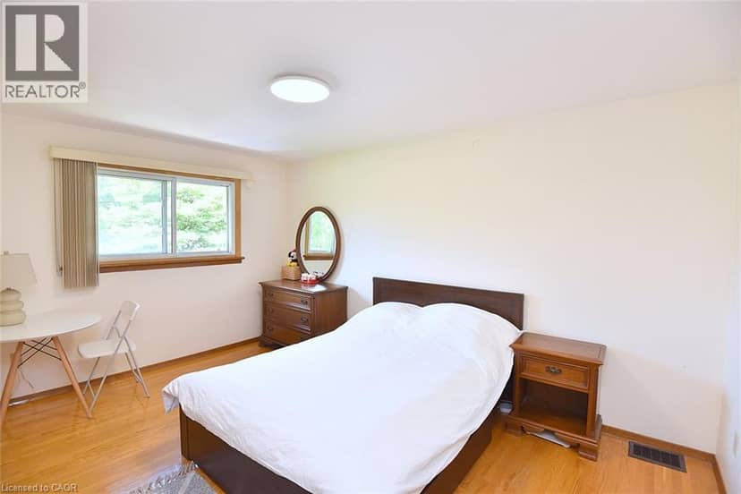 372 FENNELL Avenue W — photo 11 of 37