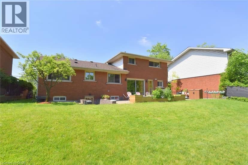 372 FENNELL Avenue W — photo 6 of 37