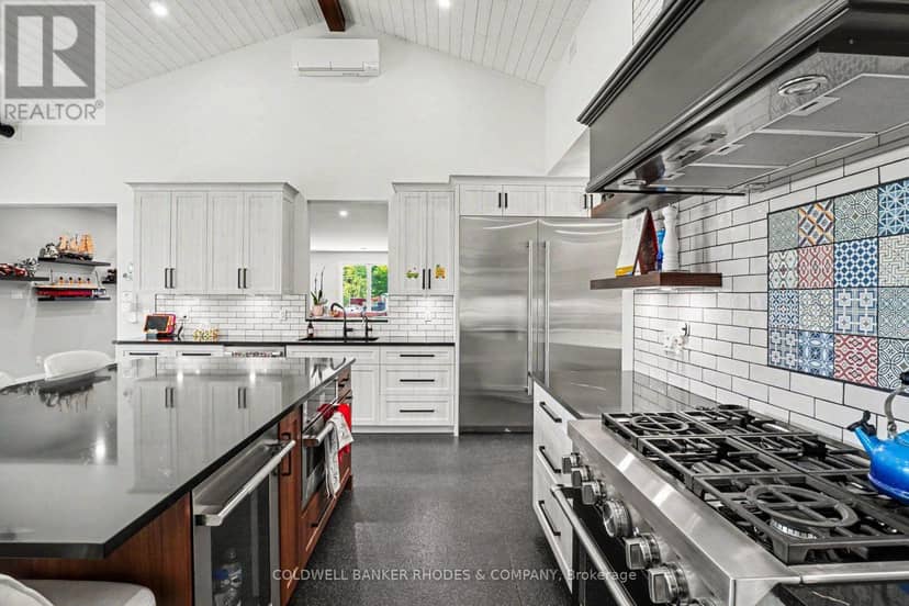 780 McKenzie Avenue — photo 11 of 40