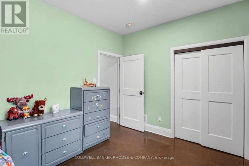 780 McKenzie Avenue — photo 27 of 40