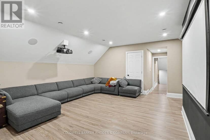 780 McKenzie Avenue — photo 32 of 40