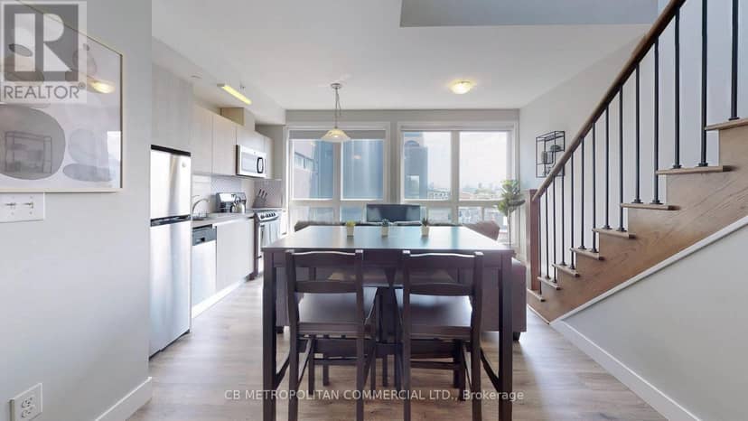 335 College Street — photo 9 of 13