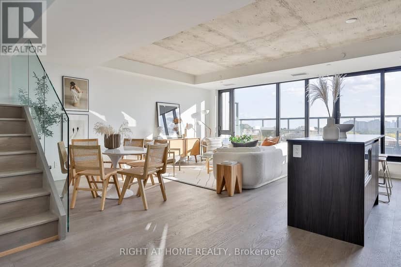 607 - 2720 Dundas Street W, Toronto, photo 2