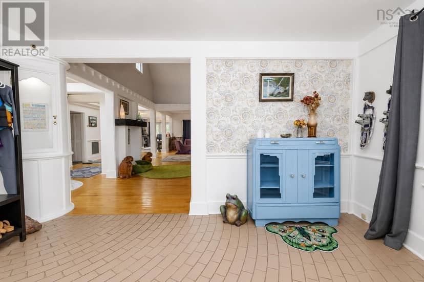 8077 East Bay Highway — photo 14 of 40