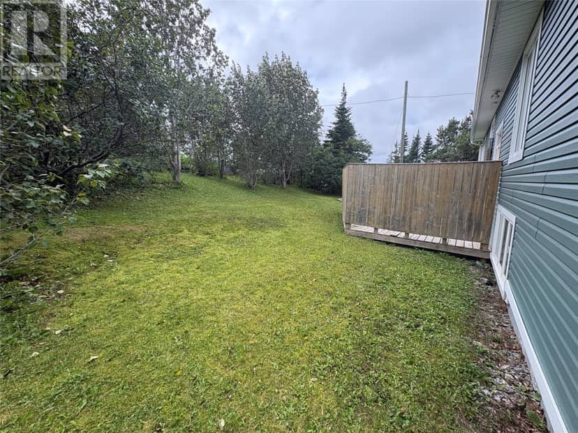 22 Grenfell Crescent — photo 11 of 40