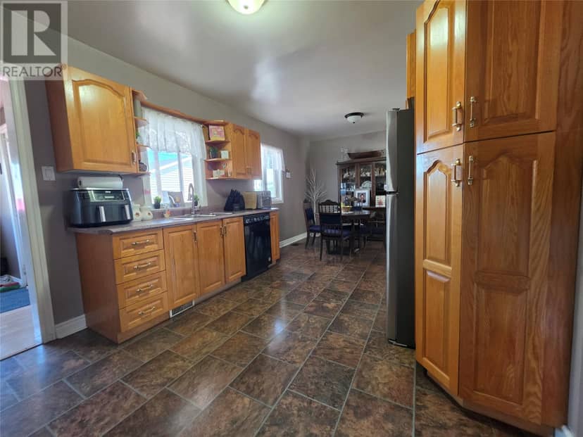 109 Marconi Avenue — photo 9 of 18
