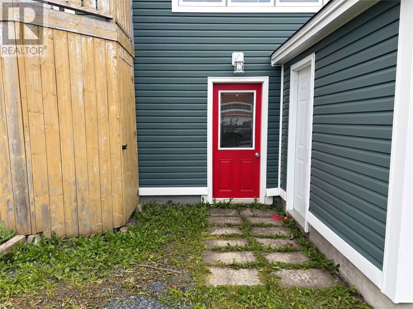 22 Grenfell Crescent — photo 12 of 40