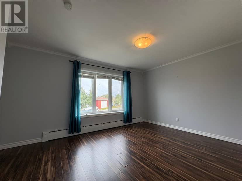 22 Grenfell Crescent — photo 32 of 40