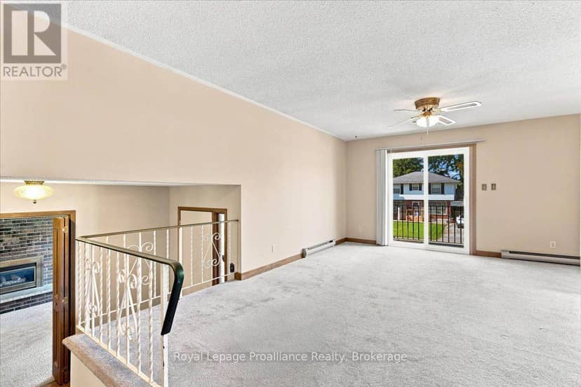 28 Kensington Crescent — photo 11 of 39