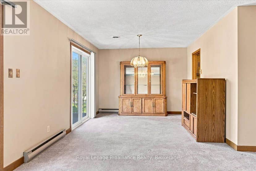 28 Kensington Crescent — photo 14 of 39