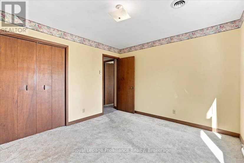 28 Kensington Crescent — photo 23 of 39