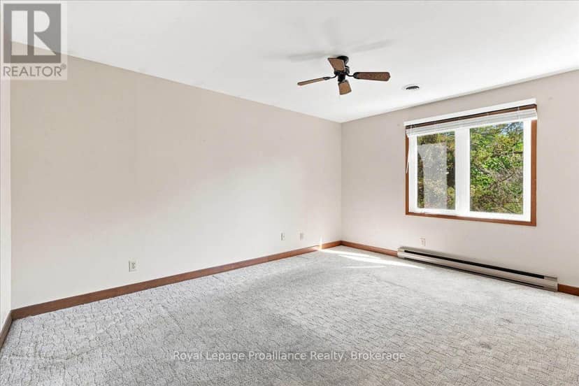 28 Kensington Crescent — photo 24 of 39