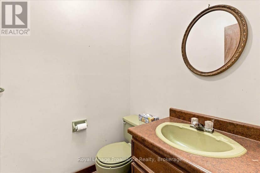 28 Kensington Crescent — photo 30 of 39