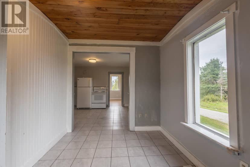 4062 Fort Augustus Road — photo 12 of 40