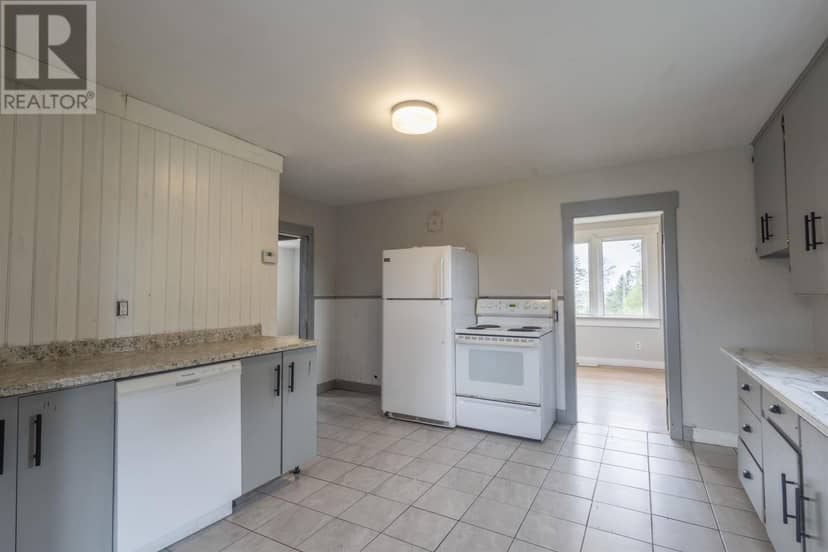 4062 Fort Augustus Road — photo 14 of 40