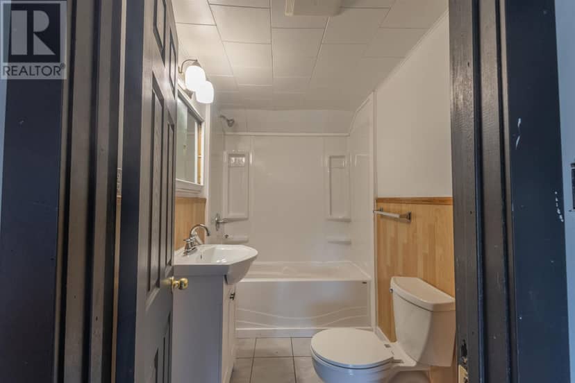 4062 Fort Augustus Road — photo 36 of 40