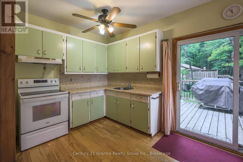 1401 Hodgson Road — photo 10 of 40