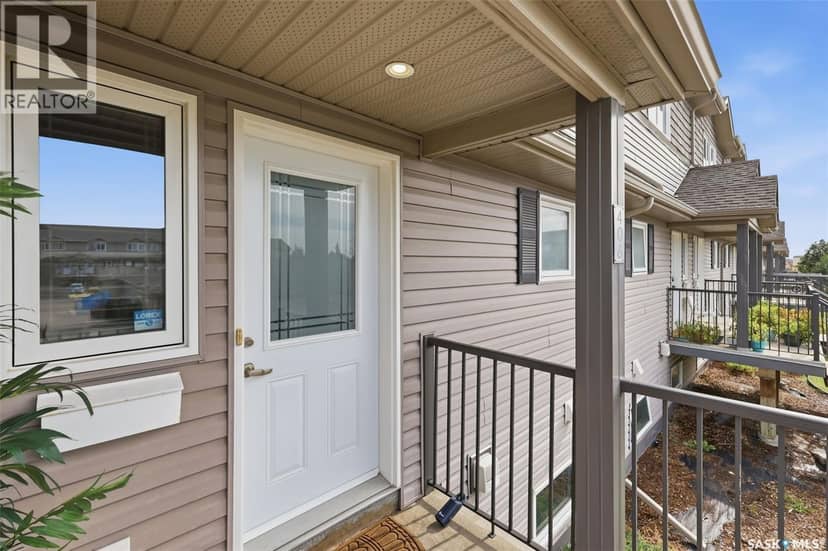 406 1303 Richardson ROAD — photo 3 of 30