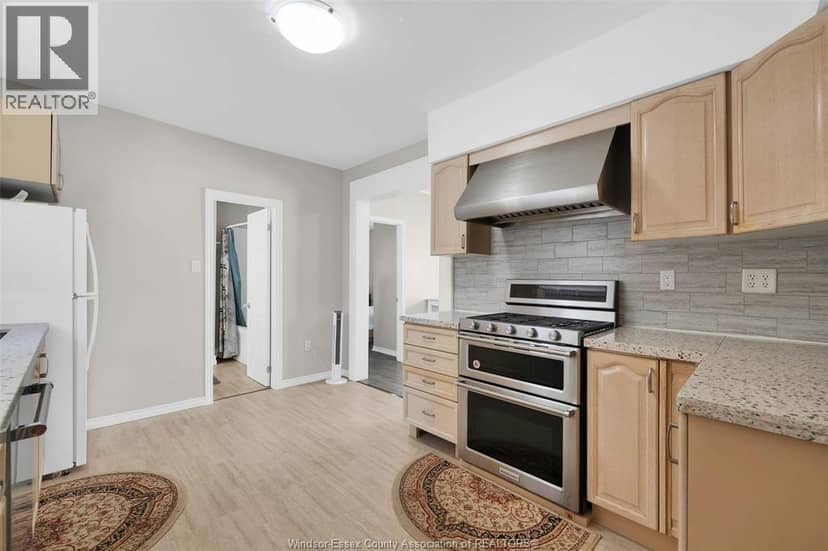 48 BROCK STREET East — photo 12 of 40