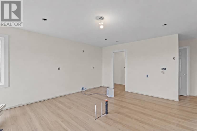 81 Trenton Drive — photo 4 of 27