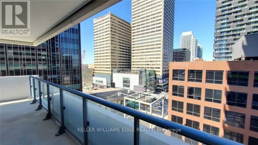 809 - 2221 Yonge Street — photo 19 of 28