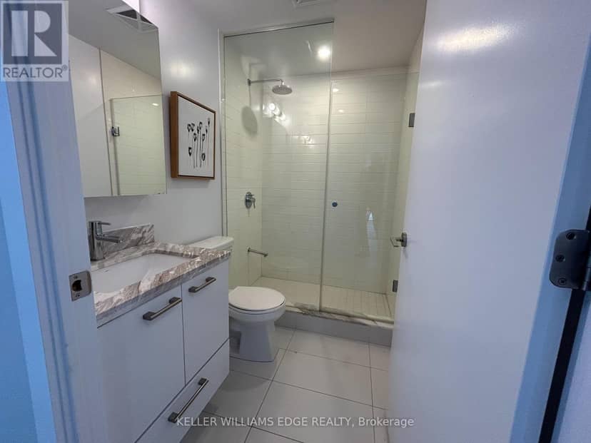 809 - 2221 Yonge Street — photo 7 of 28