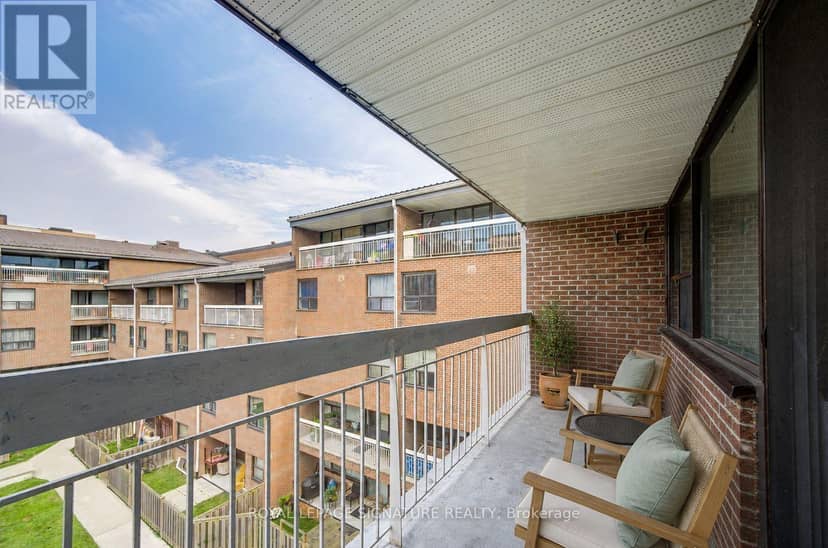 413 - 4060 Lawrence Avenue E — photo 35 of 40