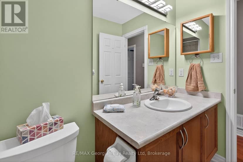 495 Shewfelt Crescent — photo 11 of 35