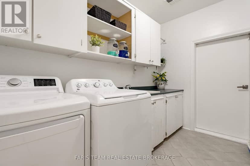 28 McCurdy Drive — photo 15 of 40