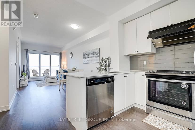 348 - 555 William Graham Drive, Aurora, photo 8