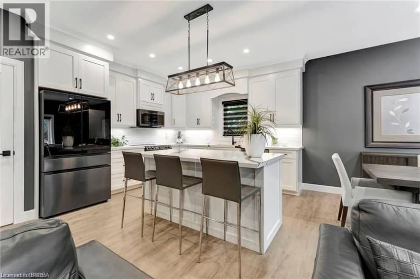 442 JAMES Street — photo 4 of 31