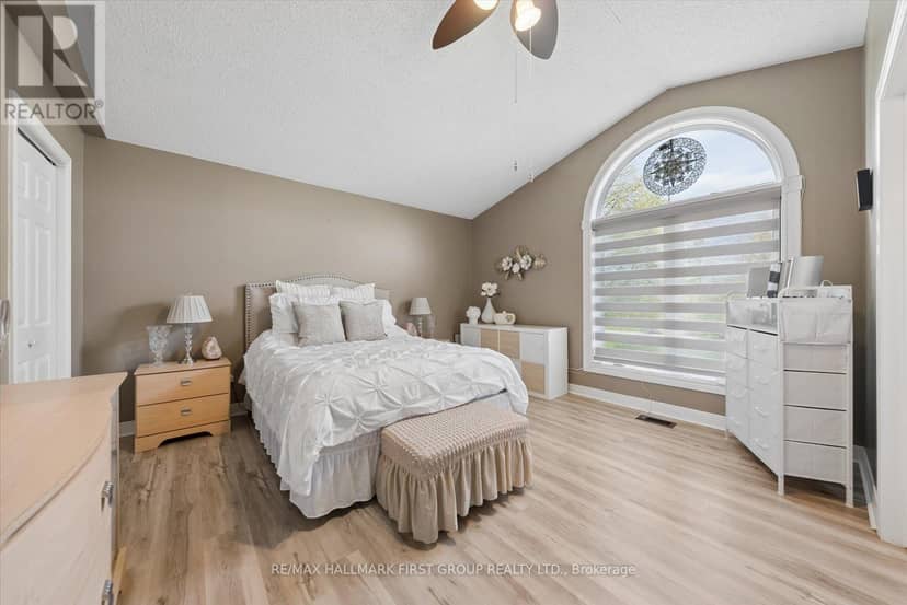 2720 Castle Hill Drive — photo 11 of 37