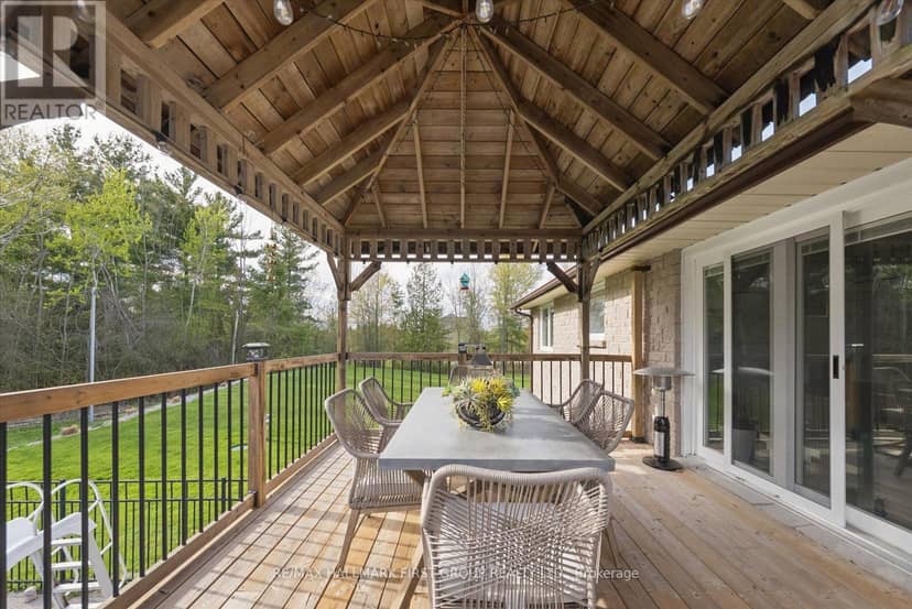 2720 Castle Hill Drive — photo 9 of 37