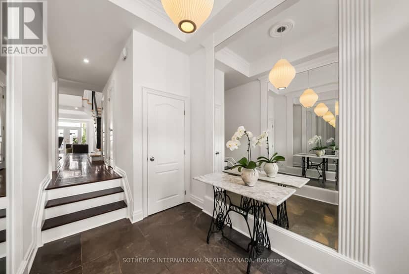 213 Walmer Road — photo 3 of 40