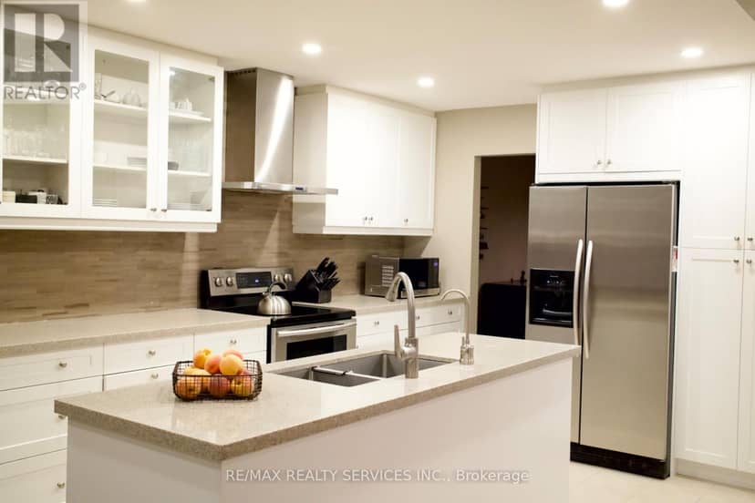 3975 Seebring Crescent — photo 1 of 27