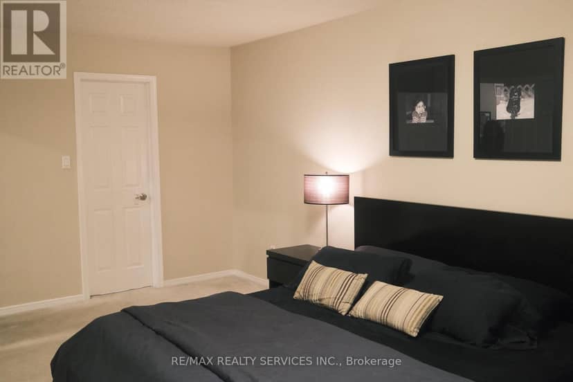 3975 Seebring Crescent — photo 11 of 27
