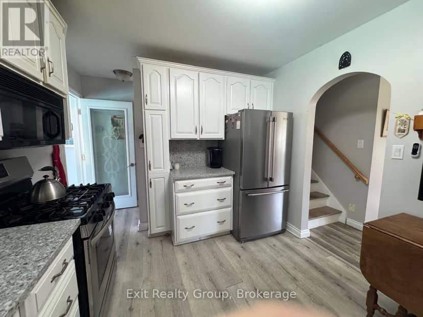 29 Chatterton Valley Crescent — photo 19 of 40