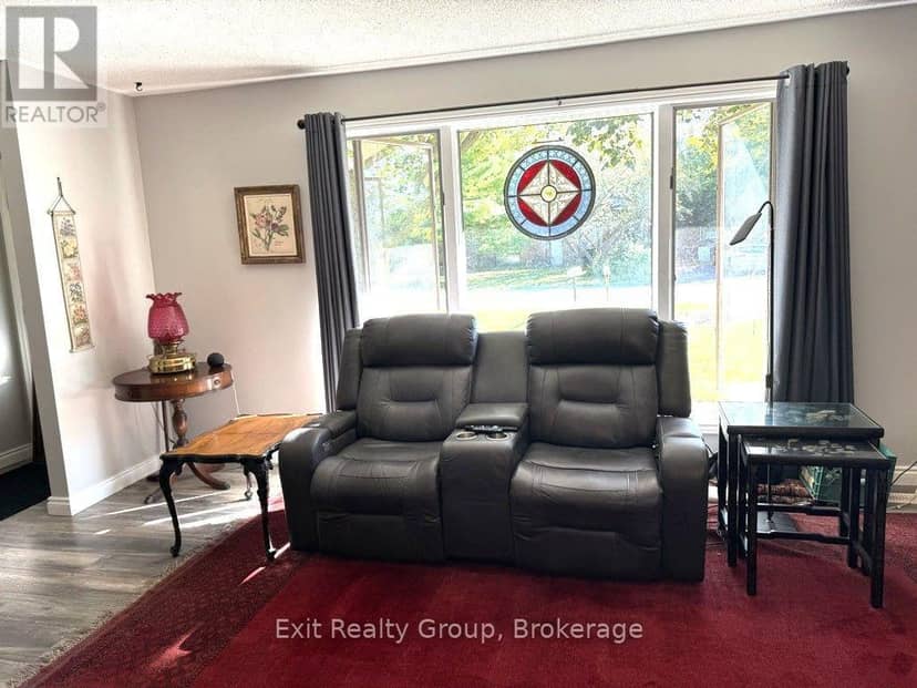 29 Chatterton Valley Crescent — photo 12 of 40